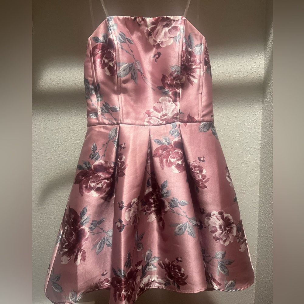Macy’s edition size 7 juniors strapless dress